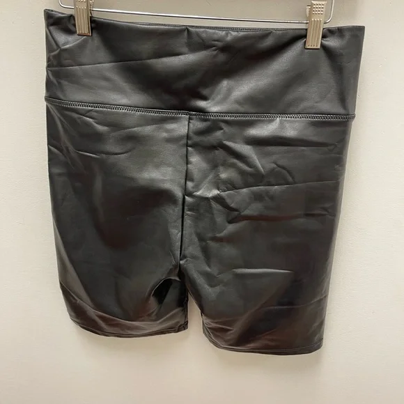 C’est Moi leather bike shorts BNWT - Picture 3 of 3